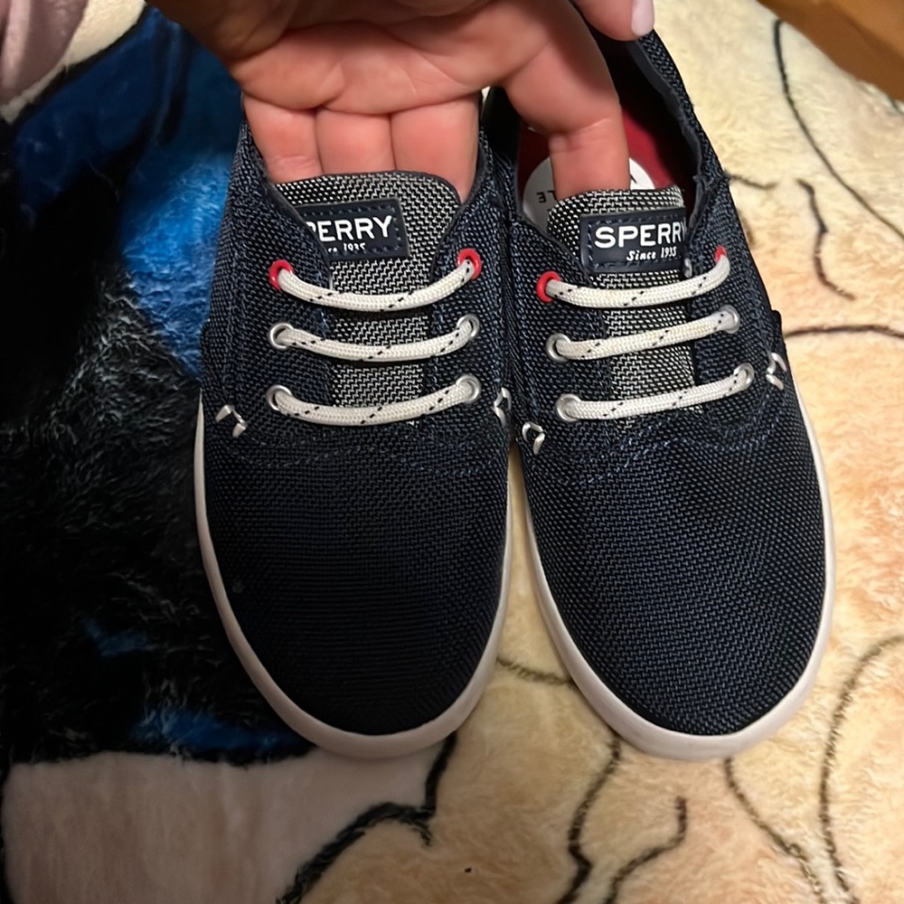 Boys sperrys
